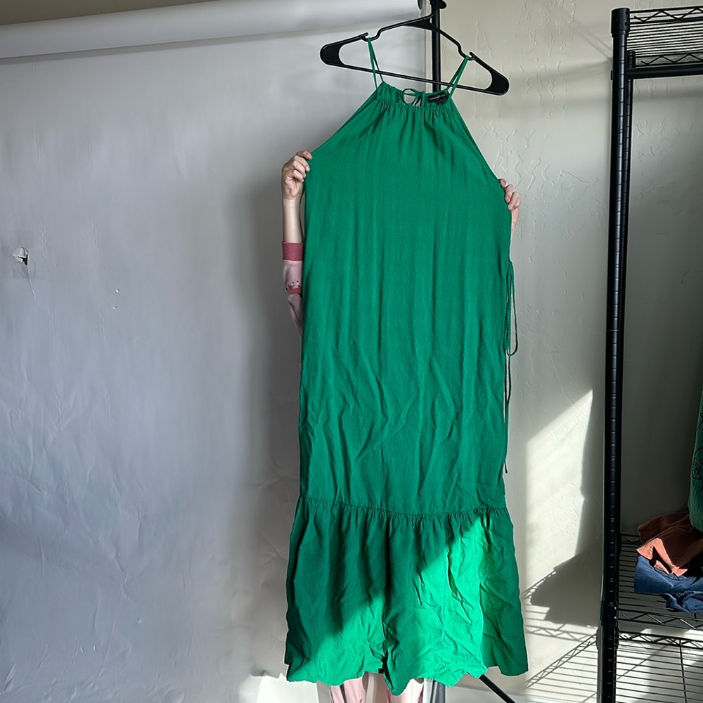Banana Republic Tie Neck and Tie Waste Long Gorgeous Green Dress - size 2